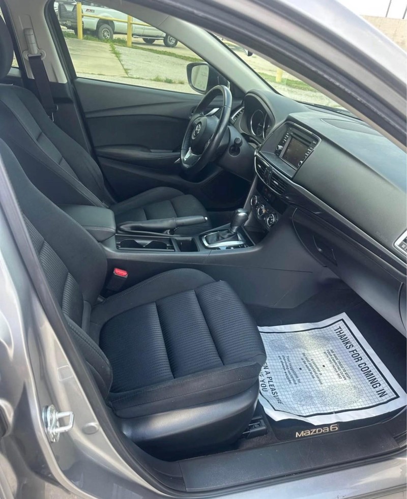 Mazda MAZDA6 Vehicle Full-screen Gallery Image 11