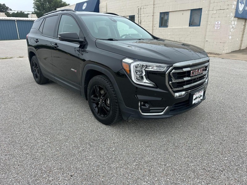GMC Terrain Vehicle Full-screen Gallery Image 02