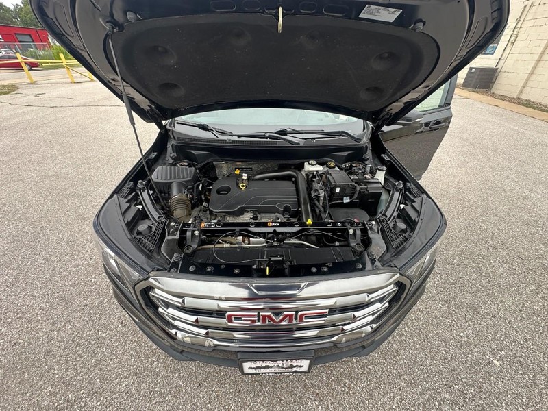 GMC Terrain Vehicle Full-screen Gallery Image 18
