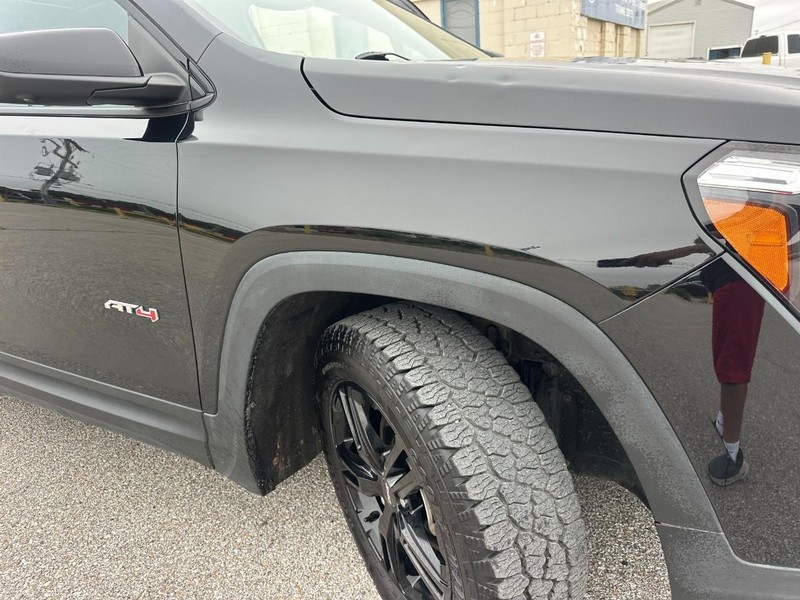 GMC Terrain Vehicle Full-screen Gallery Image 19