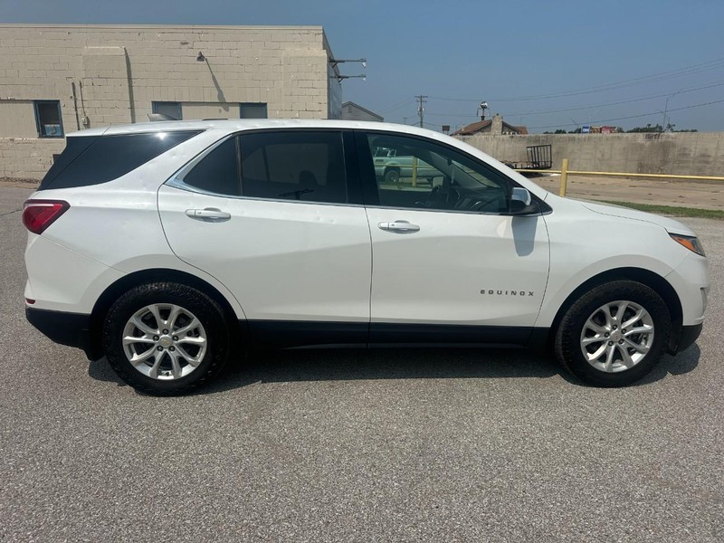 Chevrolet Equinox Vehicle Full-screen Gallery Image 03
