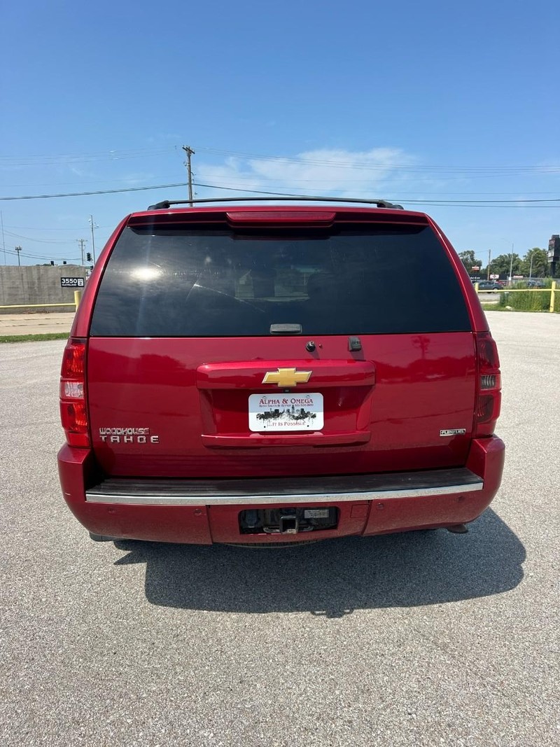 Chevrolet Tahoe Vehicle Full-screen Gallery Image 08