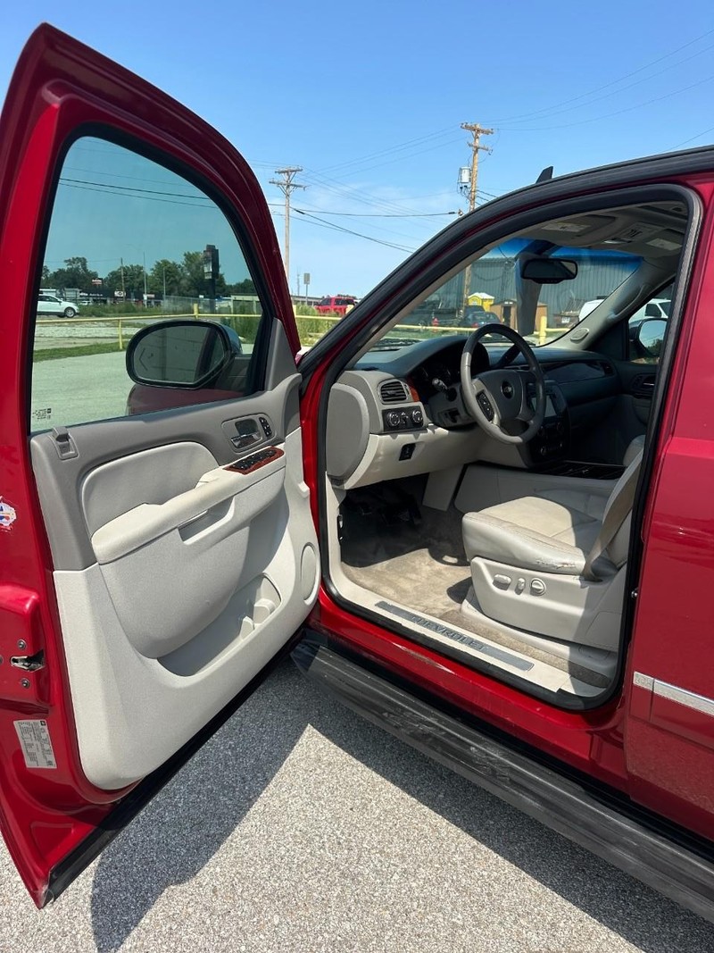Chevrolet Tahoe Vehicle Full-screen Gallery Image 09