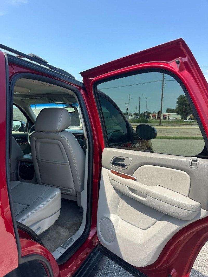 Chevrolet Tahoe Vehicle Full-screen Gallery Image 12