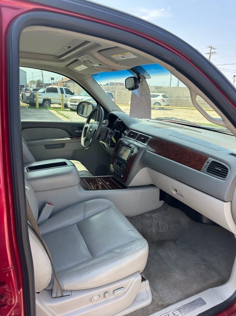 Chevrolet Tahoe Vehicle Full-screen Gallery Image 13