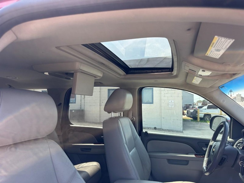 Chevrolet Tahoe Vehicle Full-screen Gallery Image 14