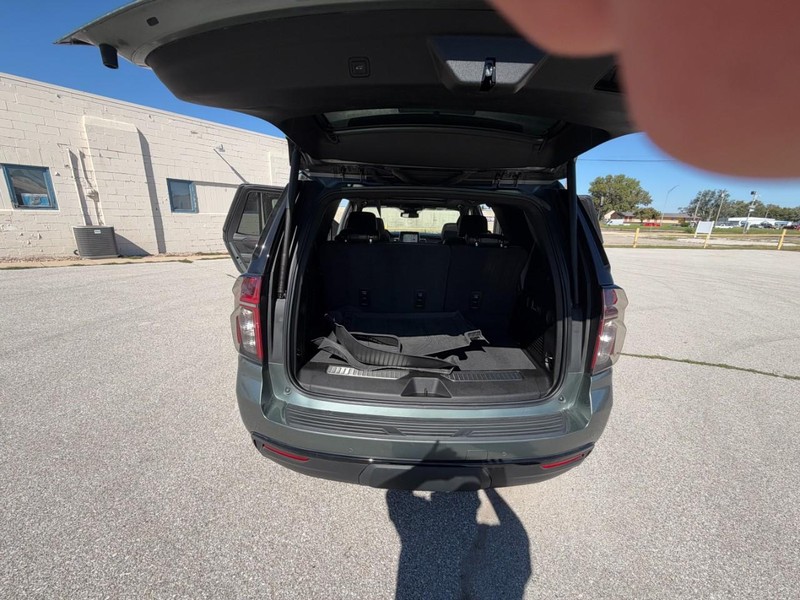 Chevrolet Tahoe Vehicle Full-screen Gallery Image 09