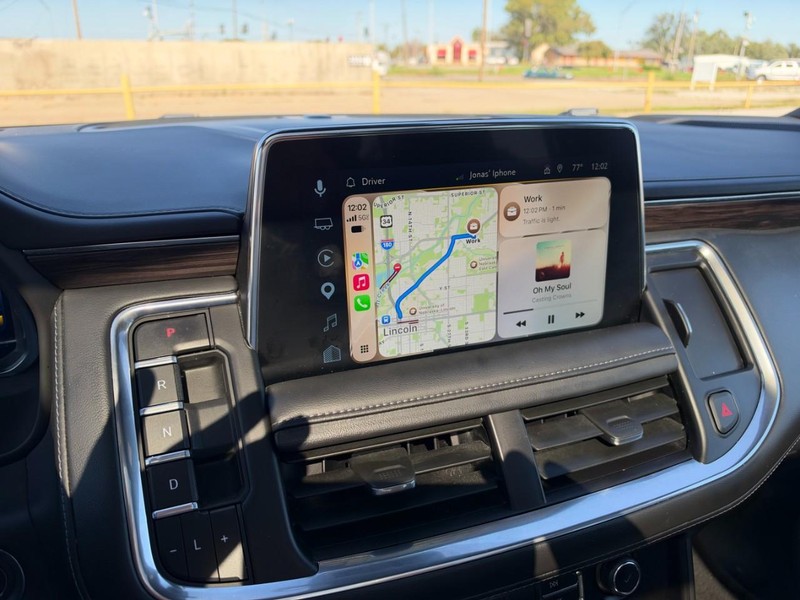 Chevrolet Tahoe Vehicle Full-screen Gallery Image 17