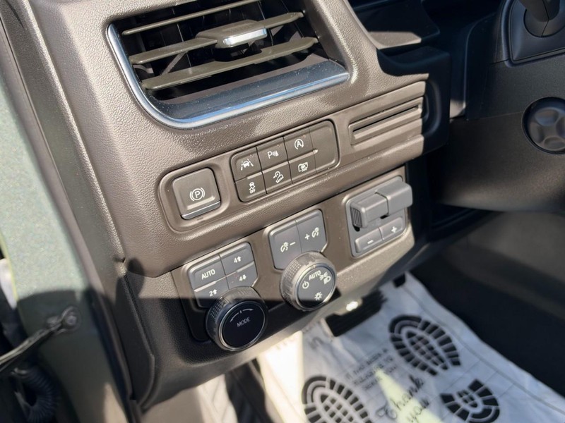 Chevrolet Tahoe Vehicle Full-screen Gallery Image 19