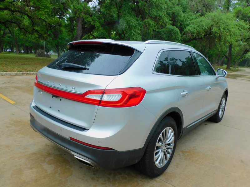 Lincoln MKX Vehicle Image 05