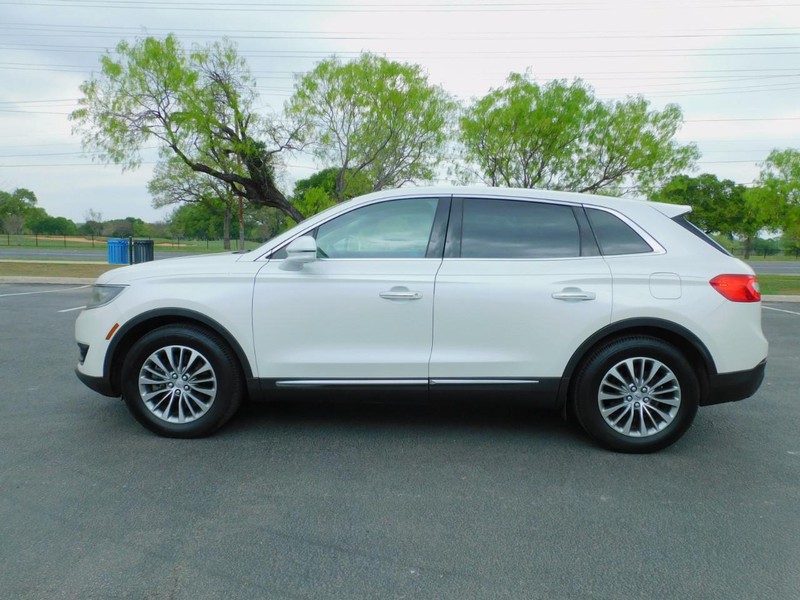 Lincoln MKX Vehicle Image 02