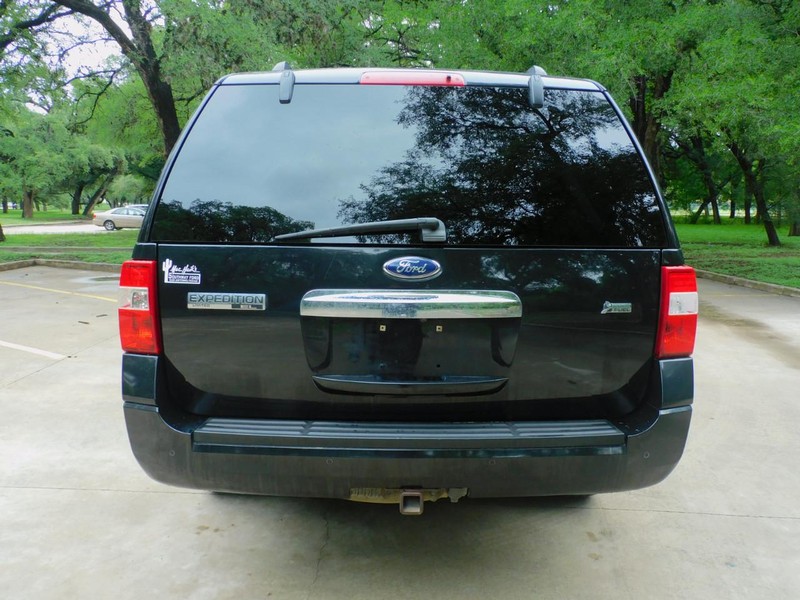 Ford Expedition EL Vehicle Image 04