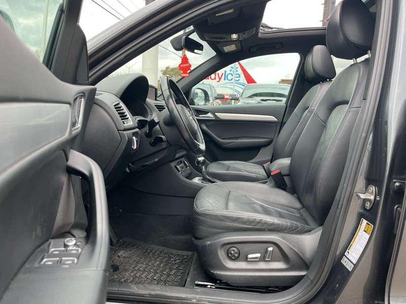 Audi Q3 Vehicle Image 10