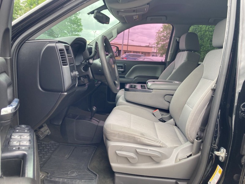 2018 Chevrolet Silverado 1500 4WD Custom Crew Cab photo