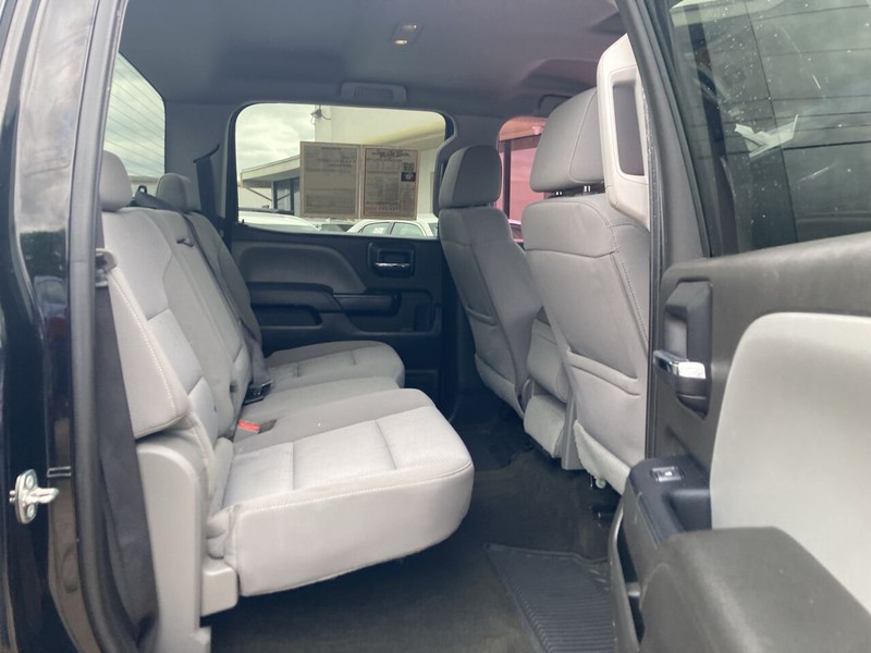 2018 Chevrolet Silverado 1500 4WD Custom Crew Cab photo