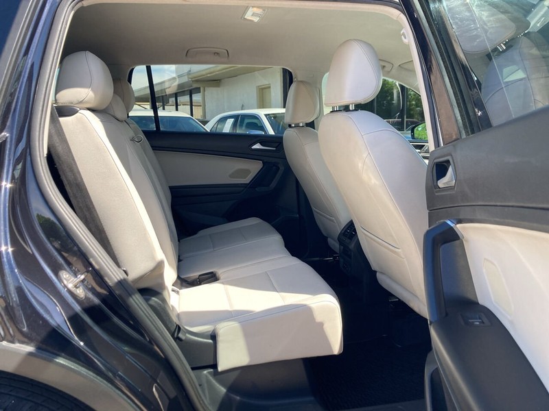 2019 Volkswagen Tiguan SEL 4dr SUV photo
