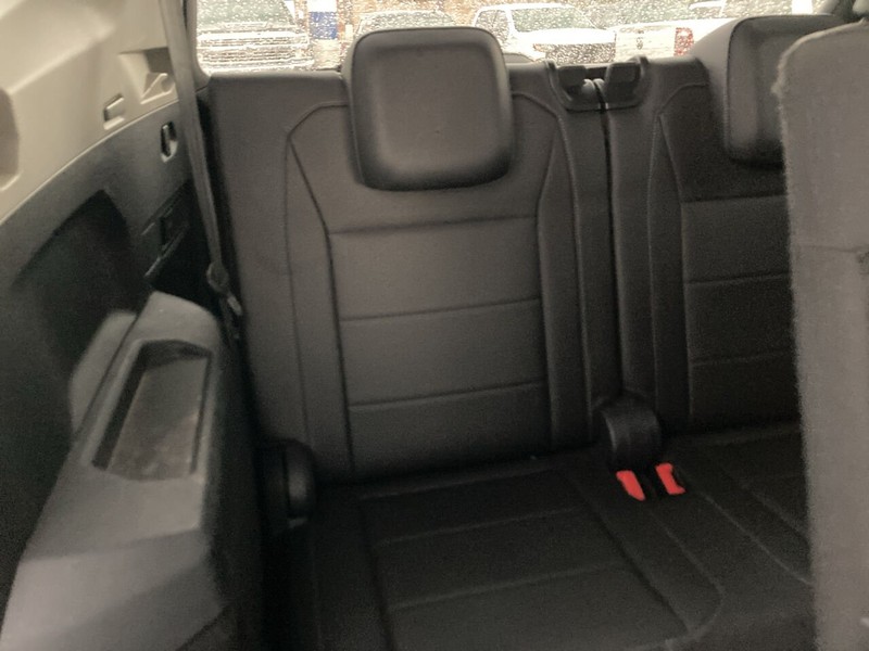 2018 Volkswagen Tiguan 2.0T SEL 4dr SUV photo