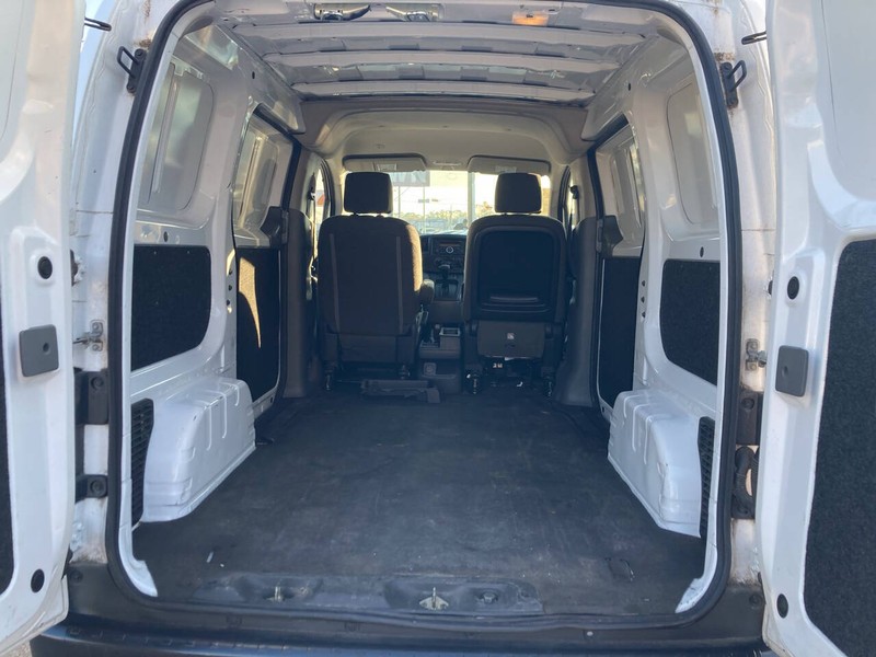 Nissan NV200 Compact Cargo Vehicle Image 14