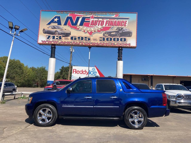 more details - chevrolet avalanche