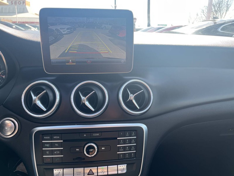 Mercedes-Benz CLA Vehicle Image 11