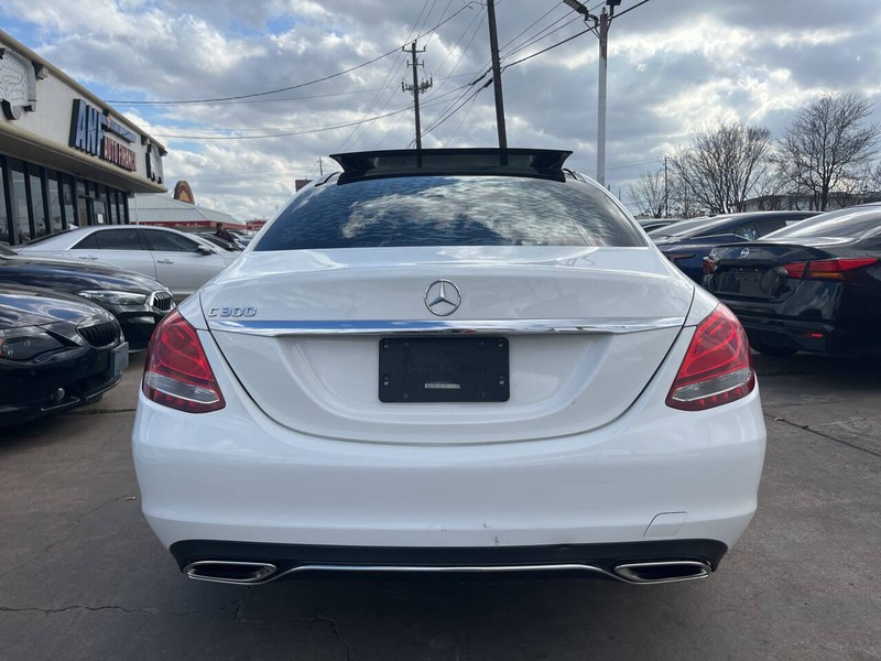 Mercedes-Benz C-Class Vehicle Image 04