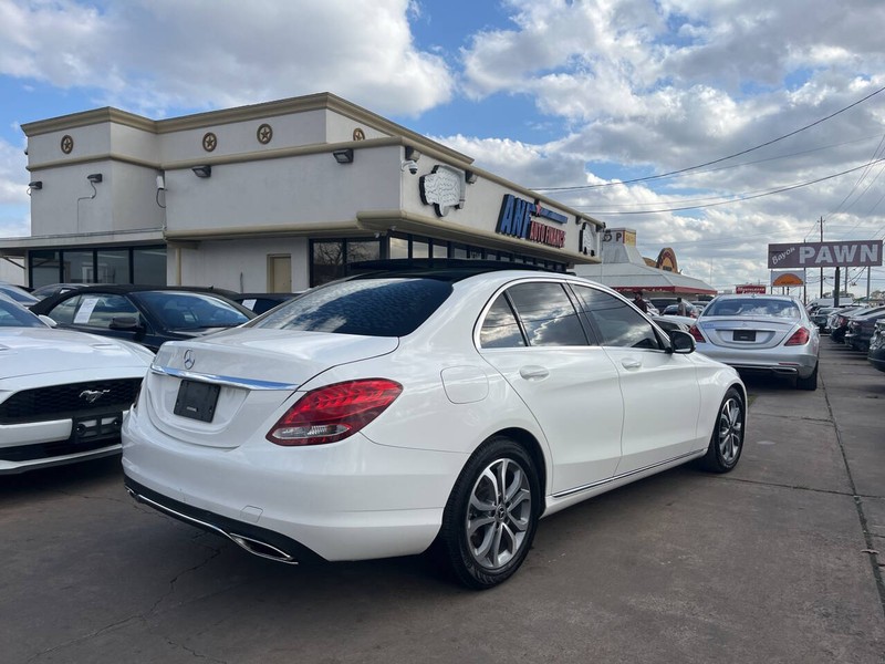 Mercedes-Benz C-Class Vehicle Image 05
