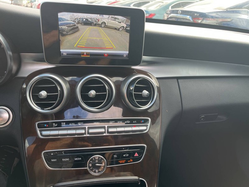 Mercedes-Benz C-Class Vehicle Image 11