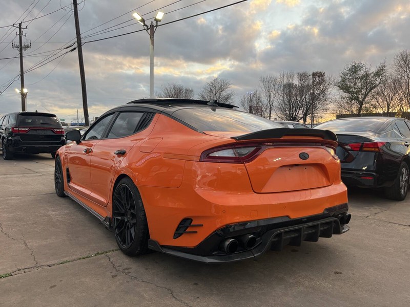Kia Stinger Vehicle Image 03
