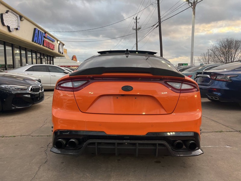 Kia Stinger Vehicle Image 04