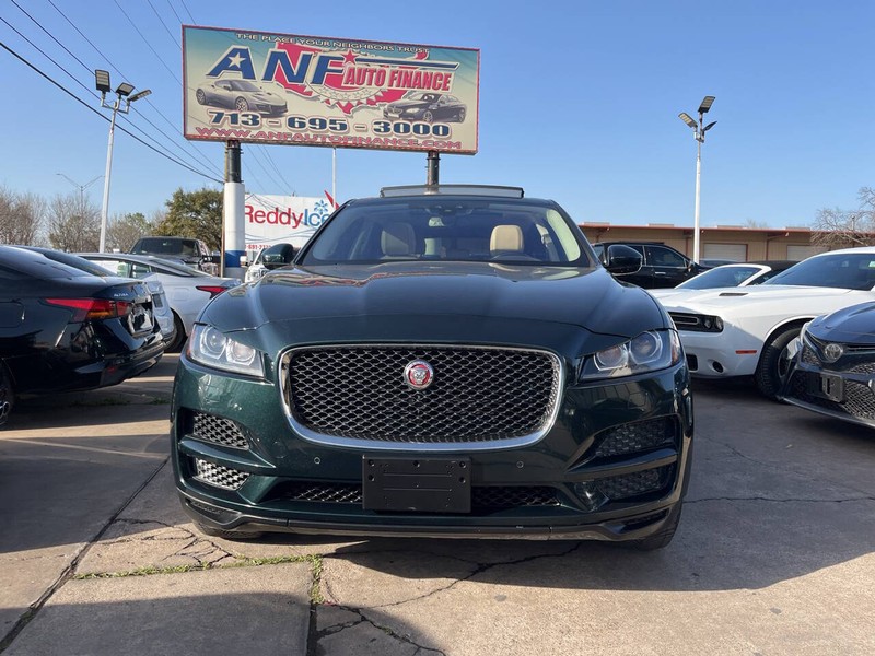 Jaguar F-PACE Vehicle Image 02