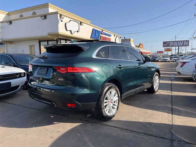 Jaguar F-PACE Vehicle Image 05