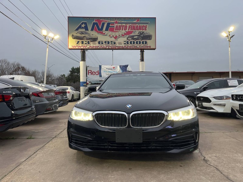 BMW 5 Series Vehicle Image 02