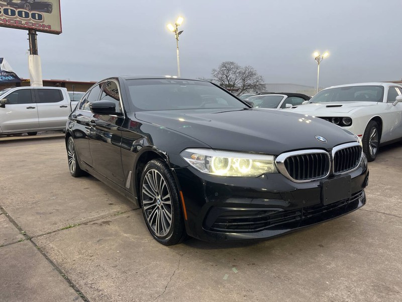 BMW 5 Series Vehicle Image 06
