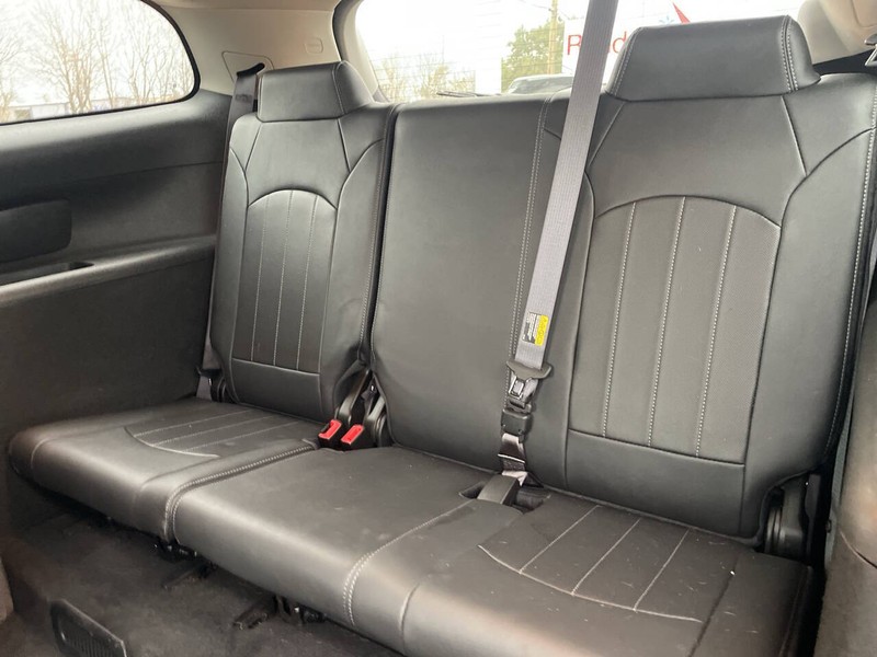 Buick Enclave Vehicle Image 09