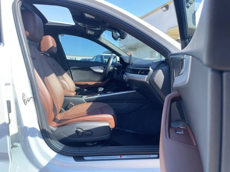 Audi A4 Vehicle Image 10