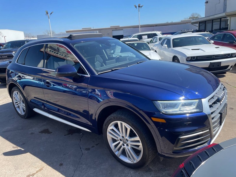 Audi Q5 Vehicle Image 02