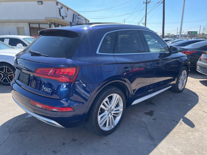 Audi Q5 Vehicle Image 03