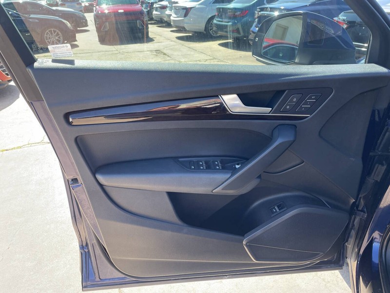 Audi Q5 Vehicle Image 05