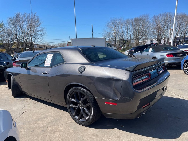 Dodge Challenger Vehicle Image 04