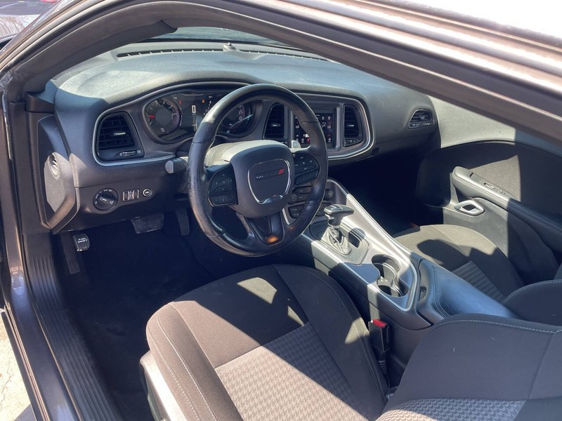 Dodge Challenger Vehicle Image 07