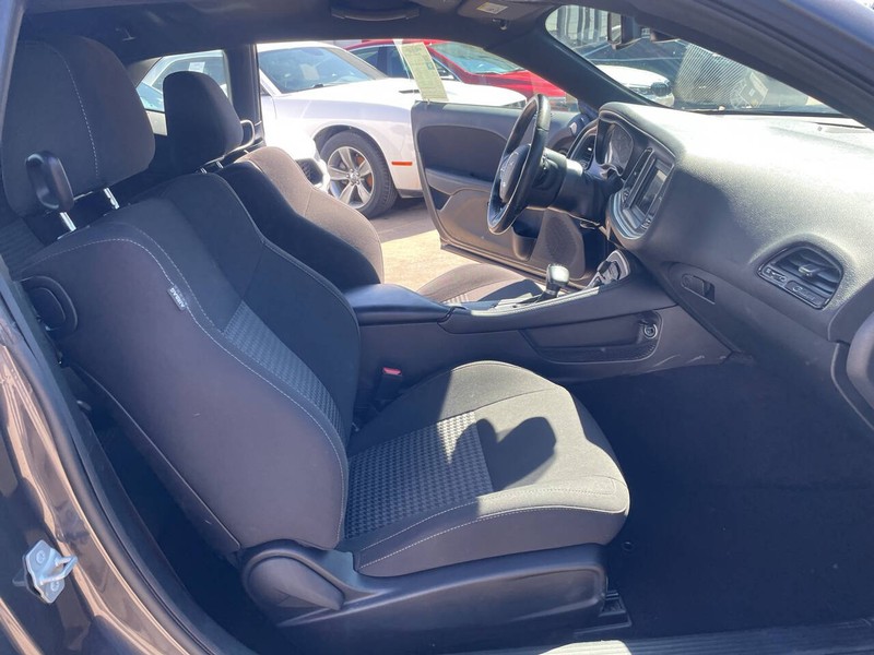 Dodge Challenger Vehicle Image 17