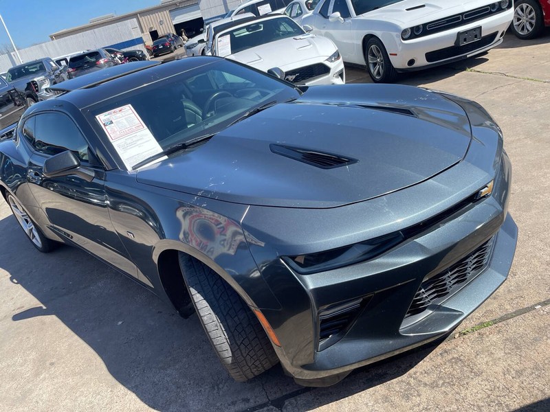 Chevrolet Camaro Vehicle Image 02