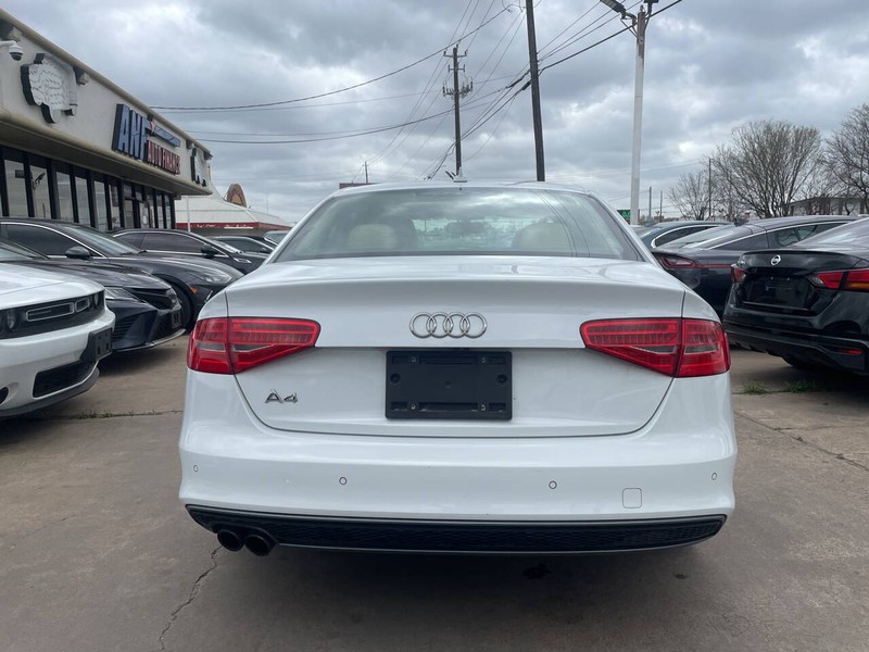 Audi A4 Vehicle Image 04