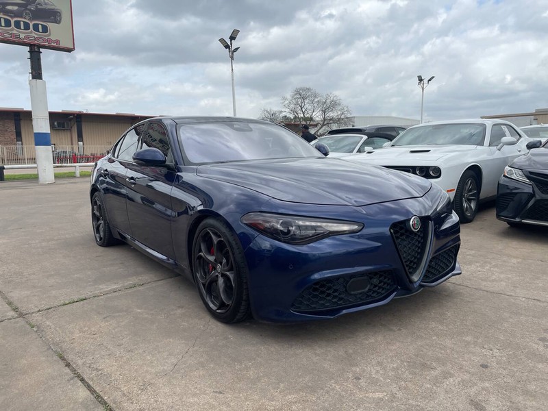 Alfa Romeo Giulia Vehicle Image 06