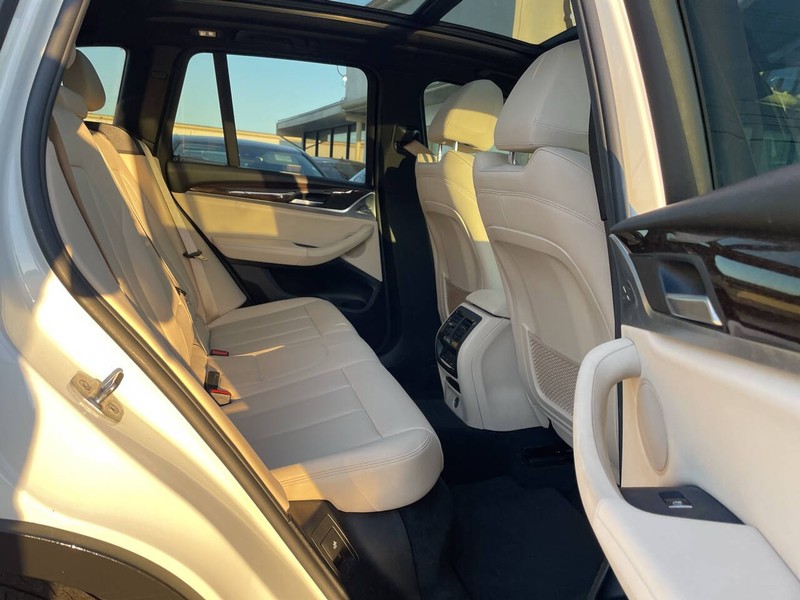 BMW X3 Vehicle Image 09