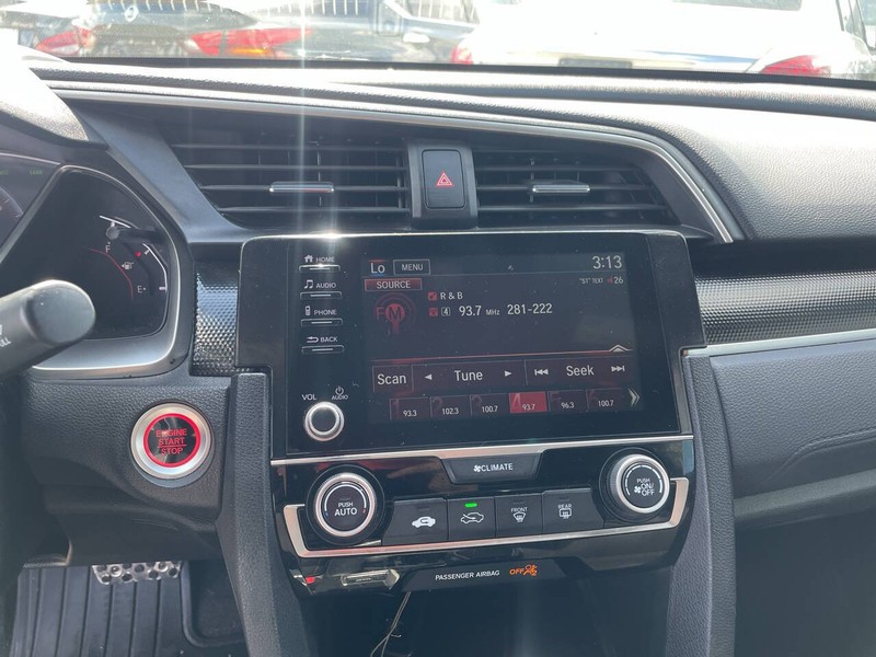 Honda Civic Coupe Vehicle Image 12