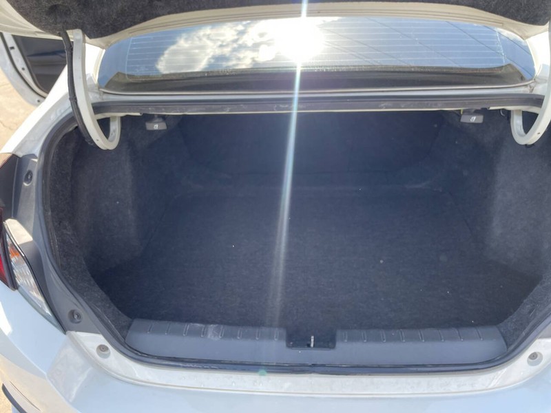 Honda Civic Coupe Vehicle Image 15