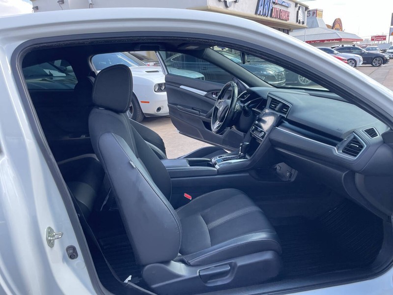 Honda Civic Coupe Vehicle Image 17
