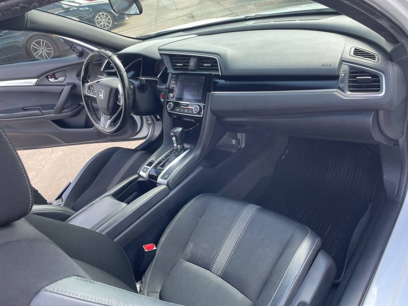 Honda Civic Coupe Vehicle Image 18