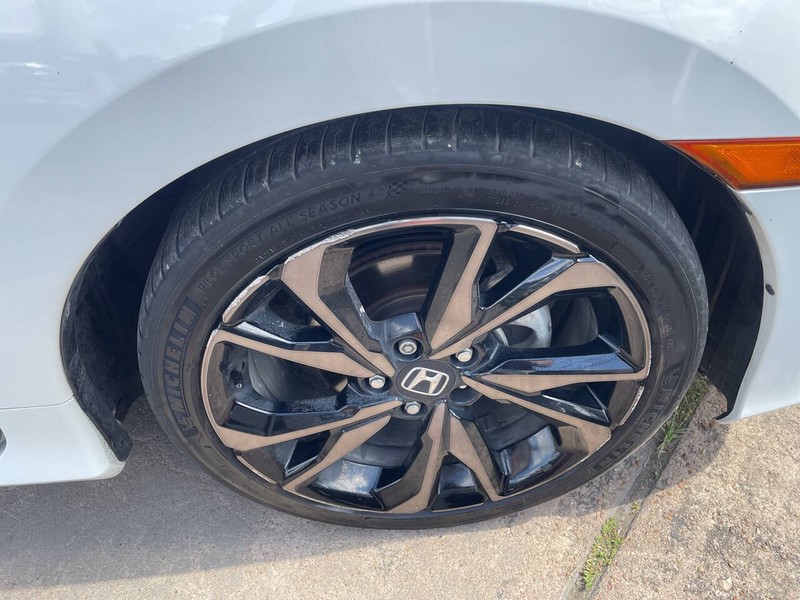 Honda Civic Coupe Vehicle Image 19